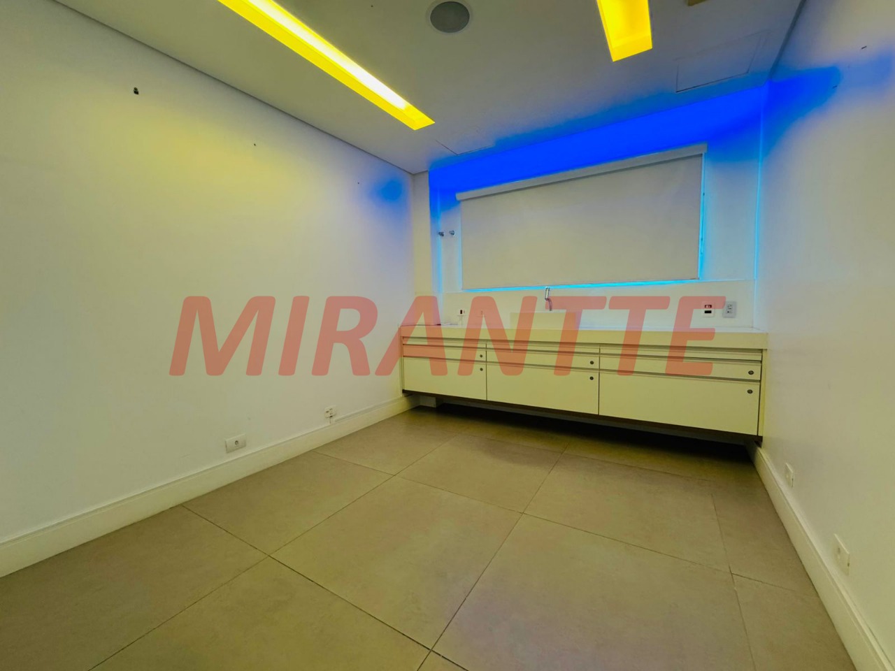 Comercial de 750m² em Santana