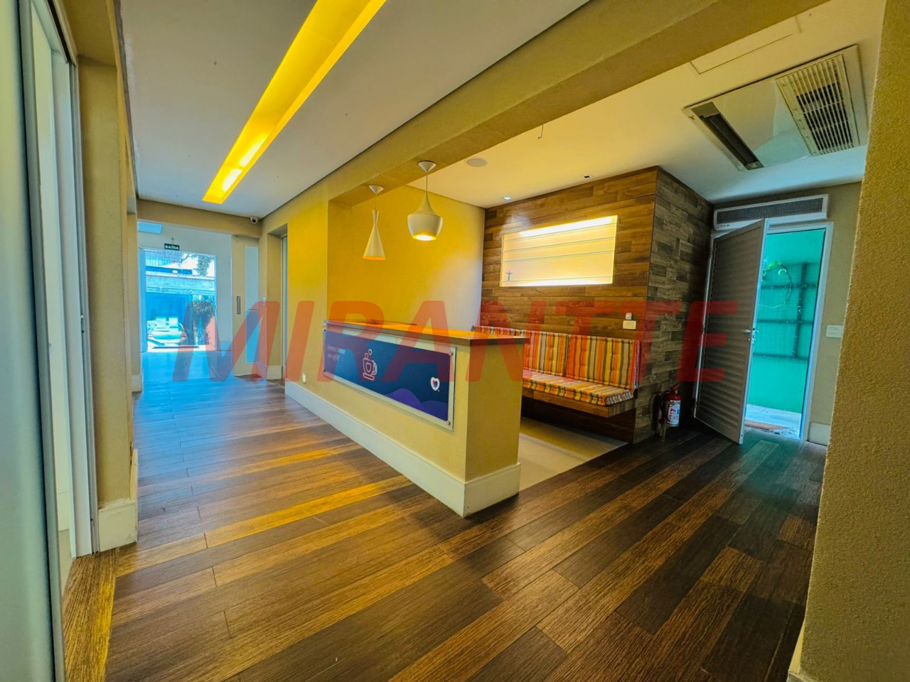 Comercial de 750m² em Santana