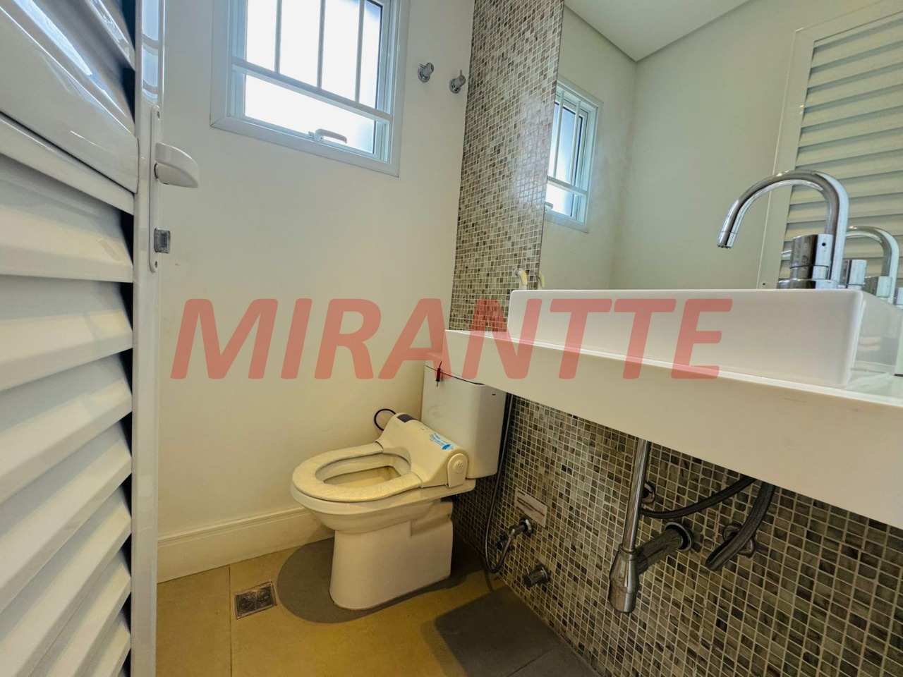 Comercial de 750m² em Santana
