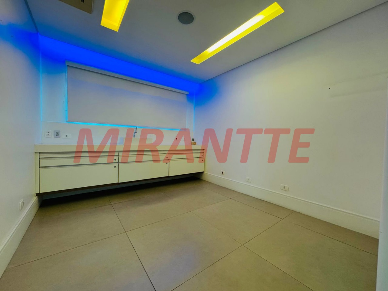 Comercial de 750m² em Santana