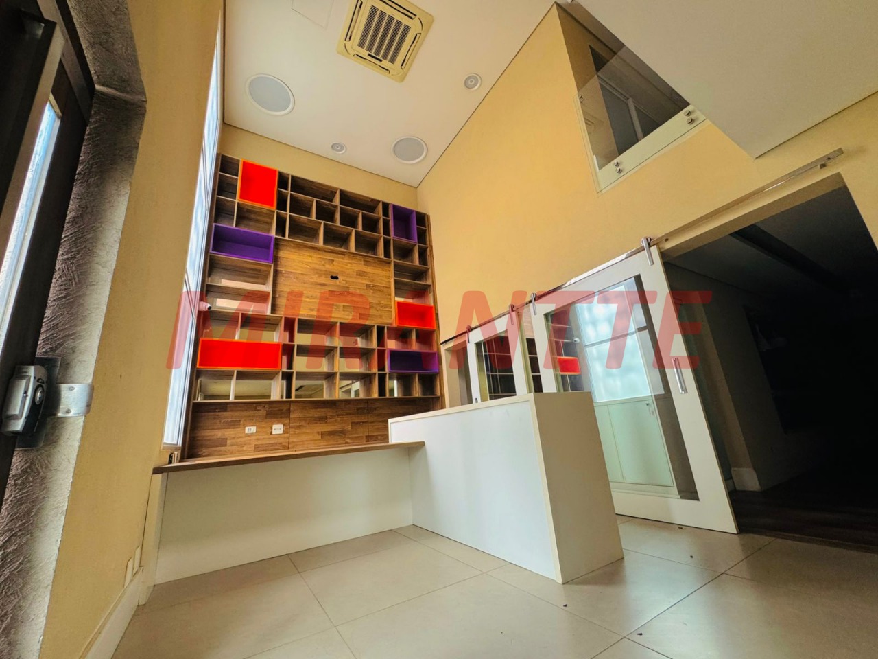 Comercial de 750m² em Santana
