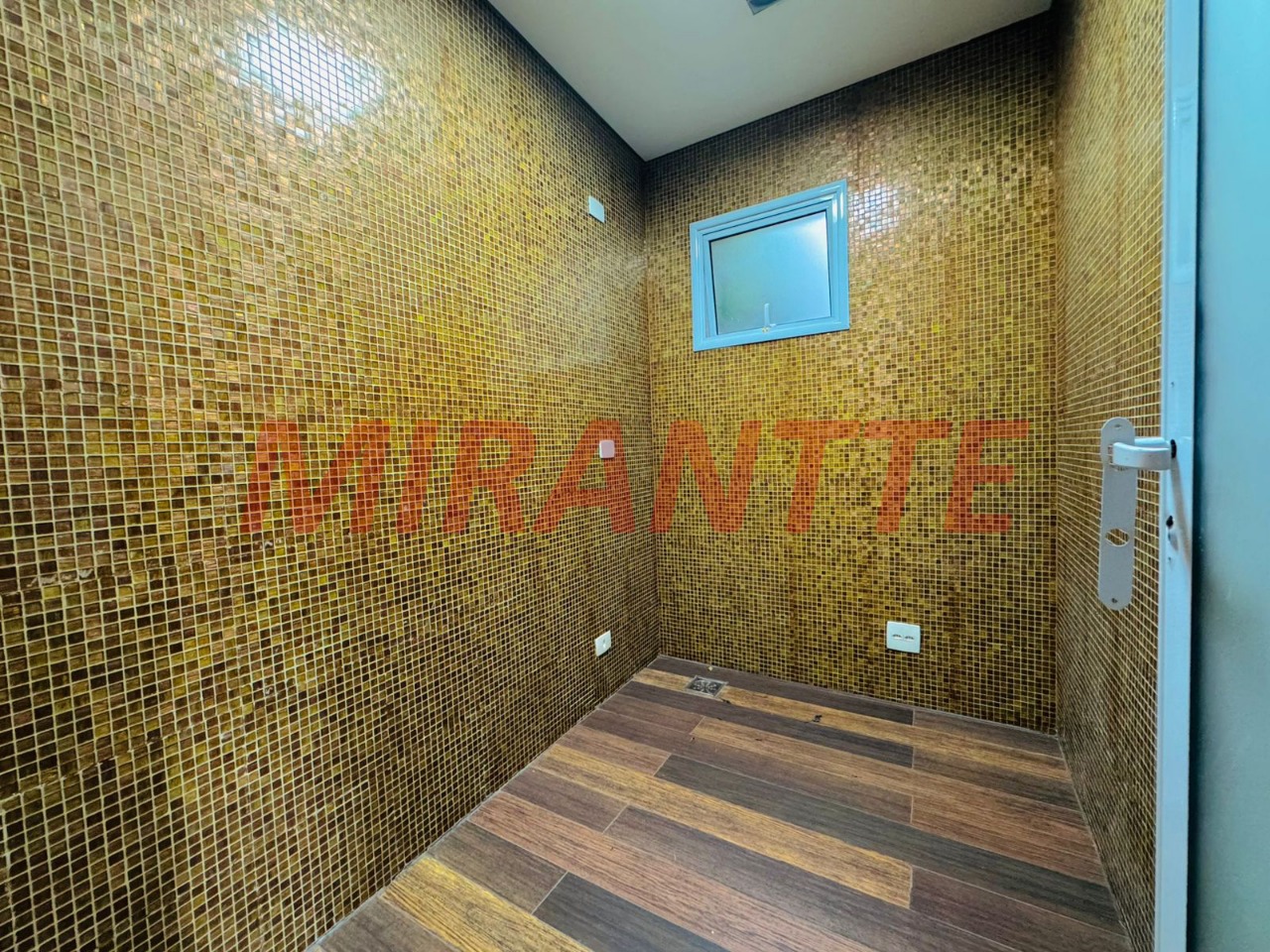 Comercial de 750m² em Santana