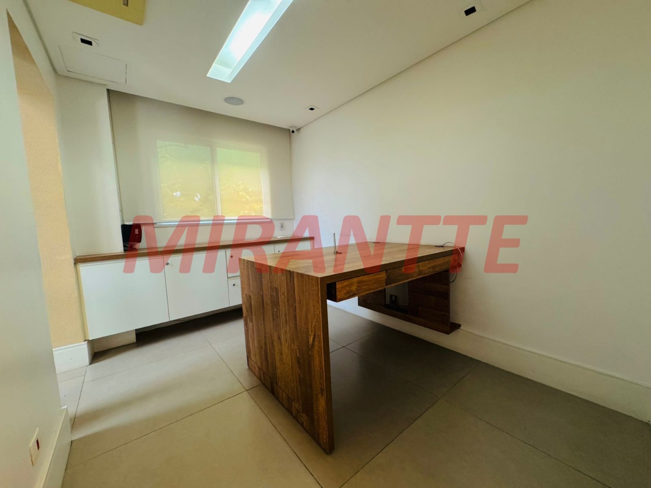 Comercial de 750m² em Santana