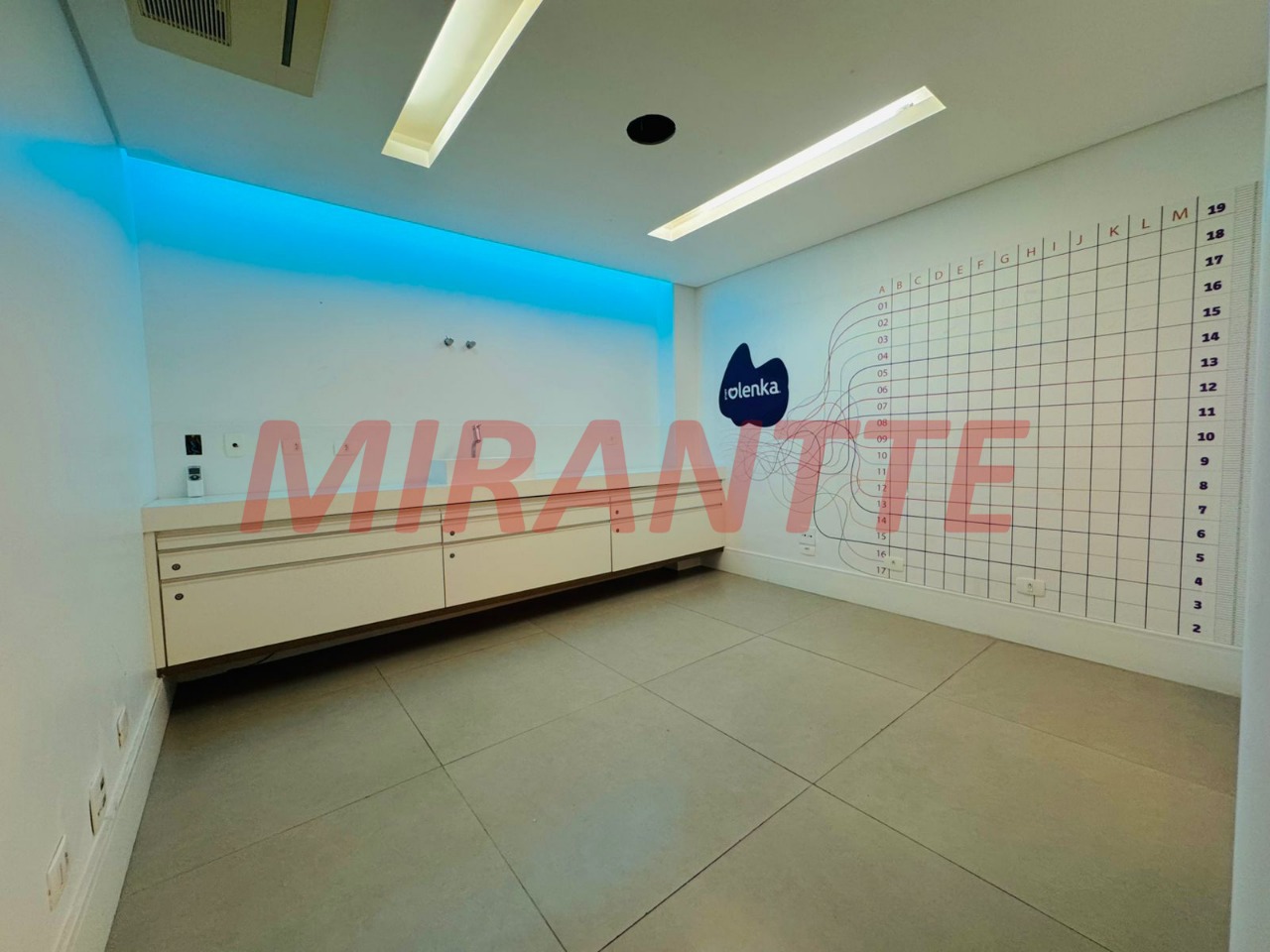 Comercial de 750m² em Santana