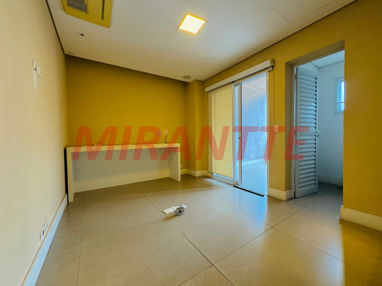 Comercial de 750m² em Santana