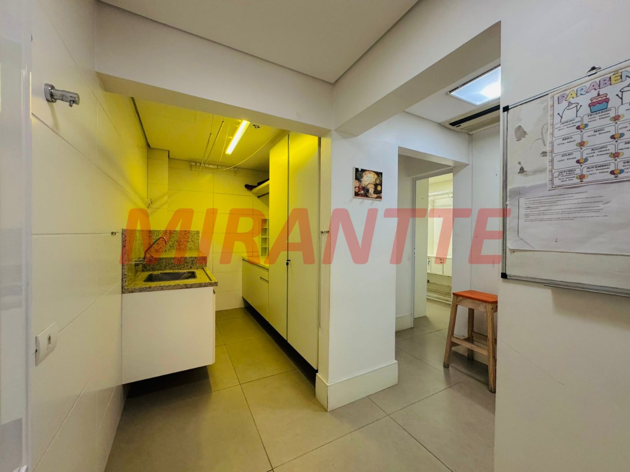 Comercial de 750m² em Santana