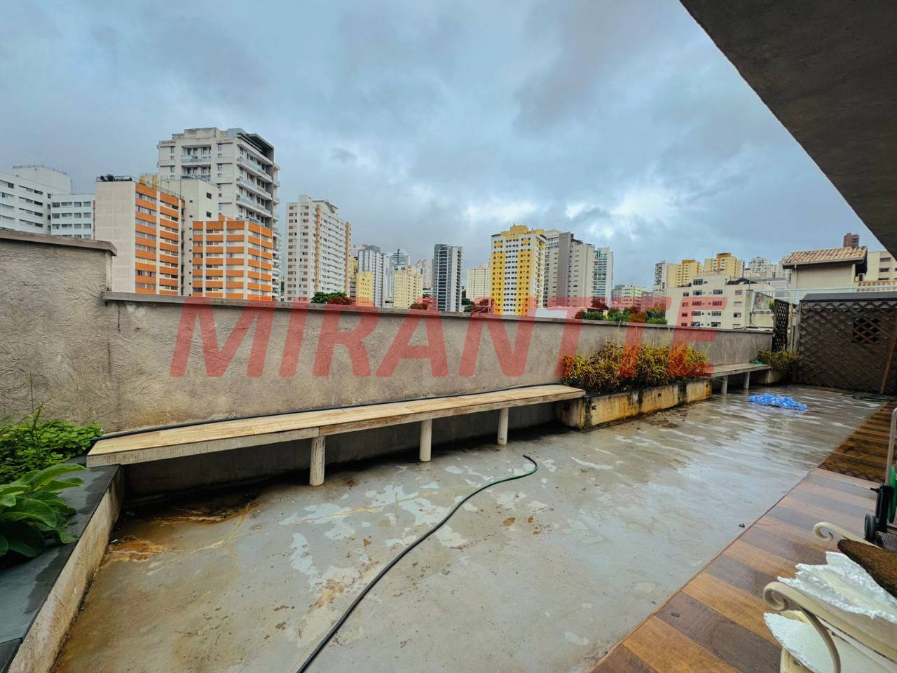 Comercial de 750m² em Santana