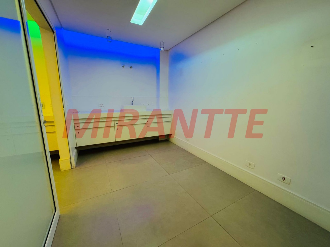 Comercial de 750m² em Santana