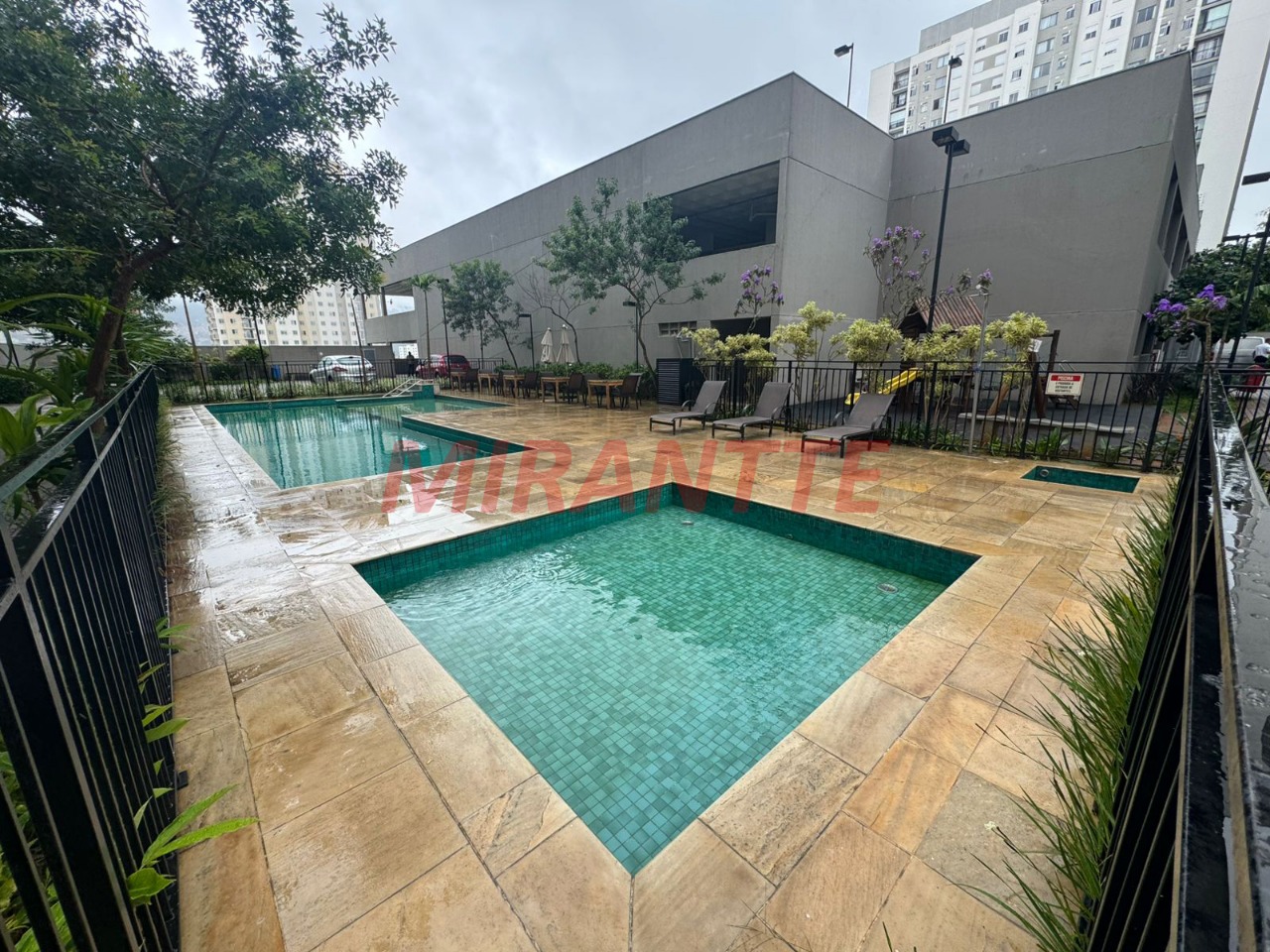 Apartamento de 42m² com 2 quartos em Loteamento City Jaraguá