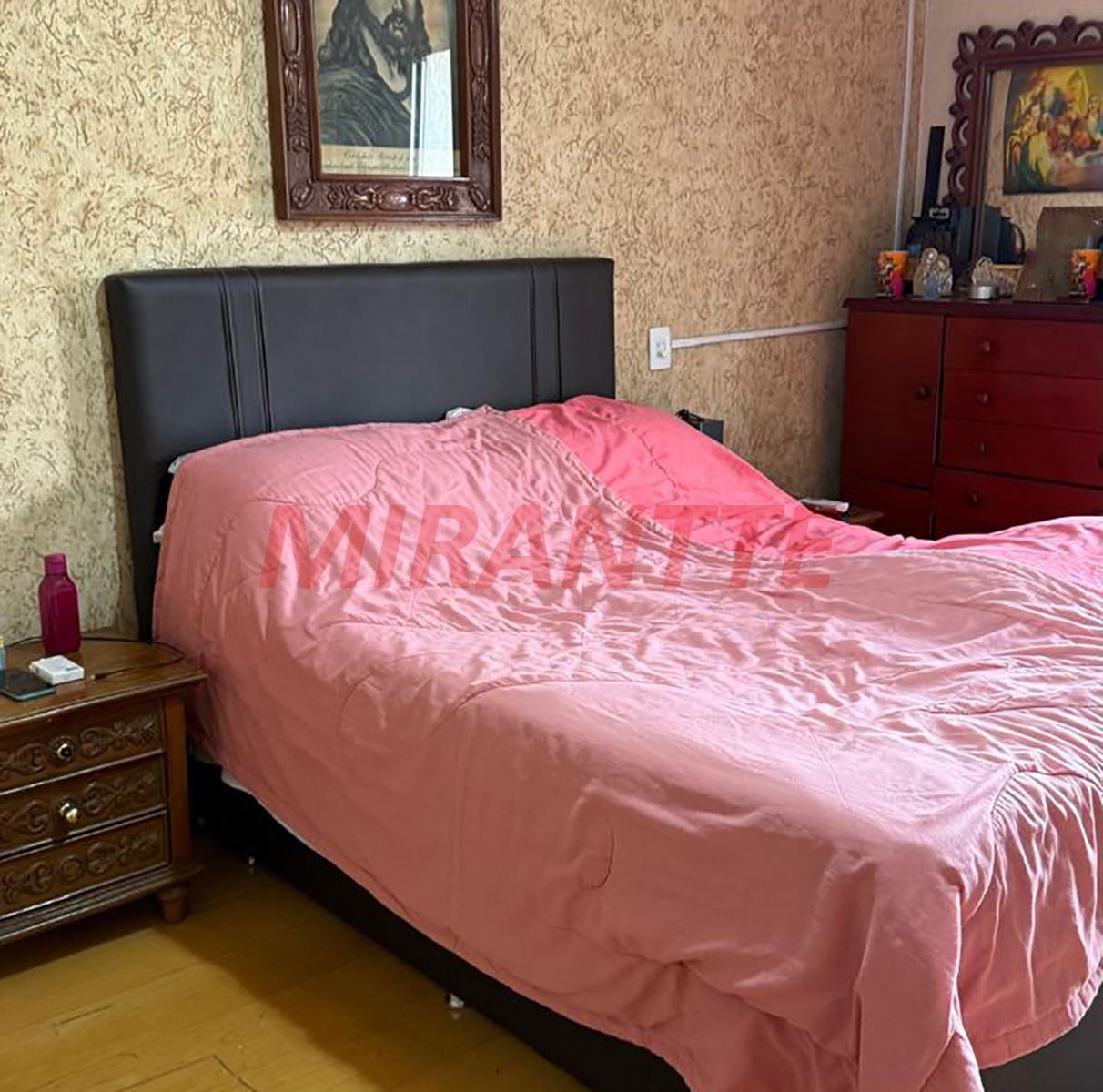 Sobrado de 285m² com 3 quartos em Vila Constança