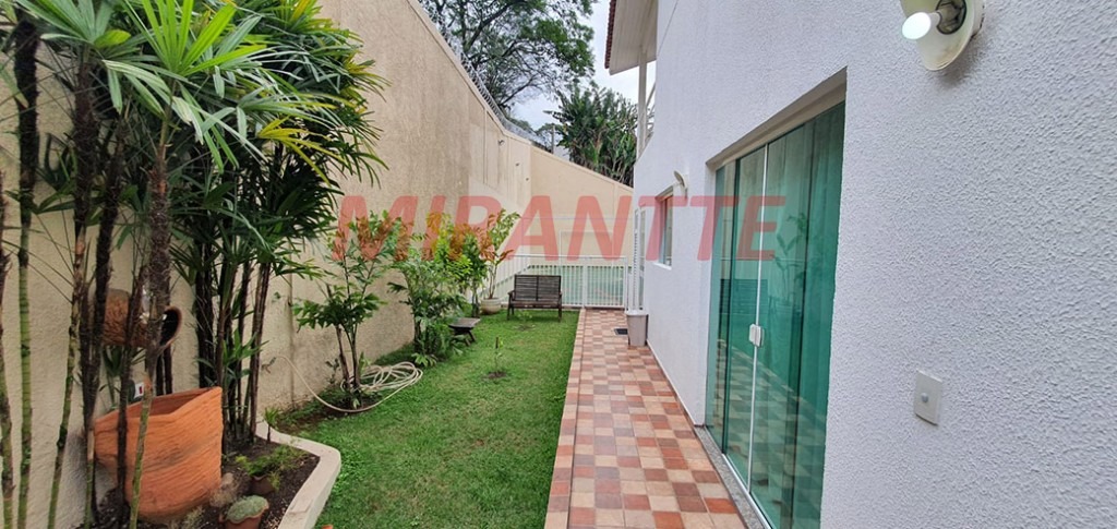 Cond. fechado de 570m² com 4 quartos em Jardim Ibiratiba