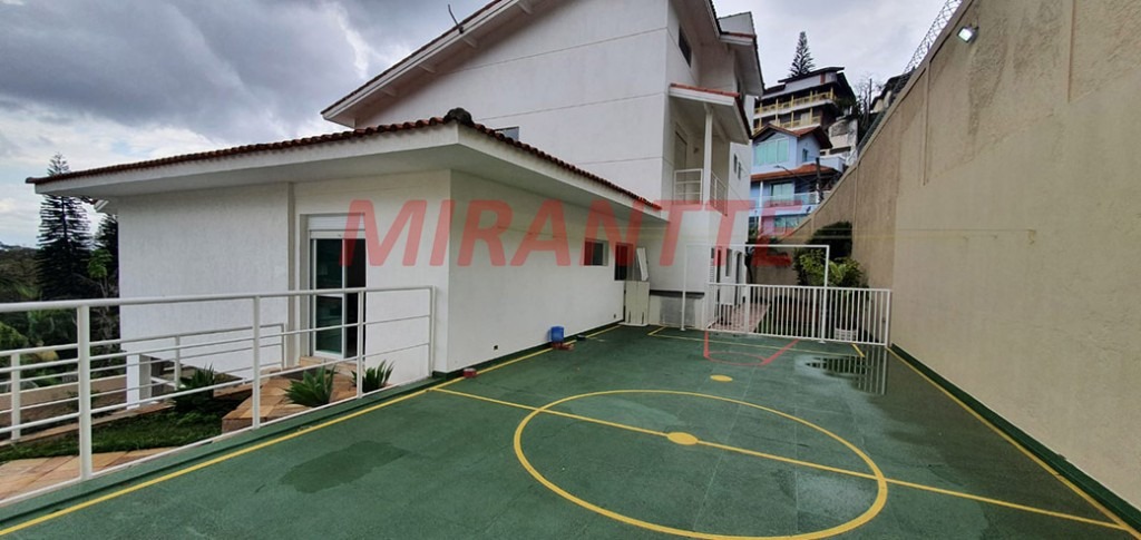 Cond. fechado de 570m² com 4 quartos em Jardim Ibiratiba