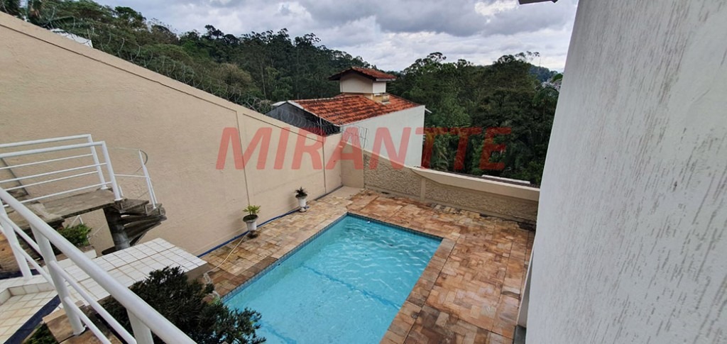 Cond. fechado de 570m² com 4 quartos em Jardim Ibiratiba