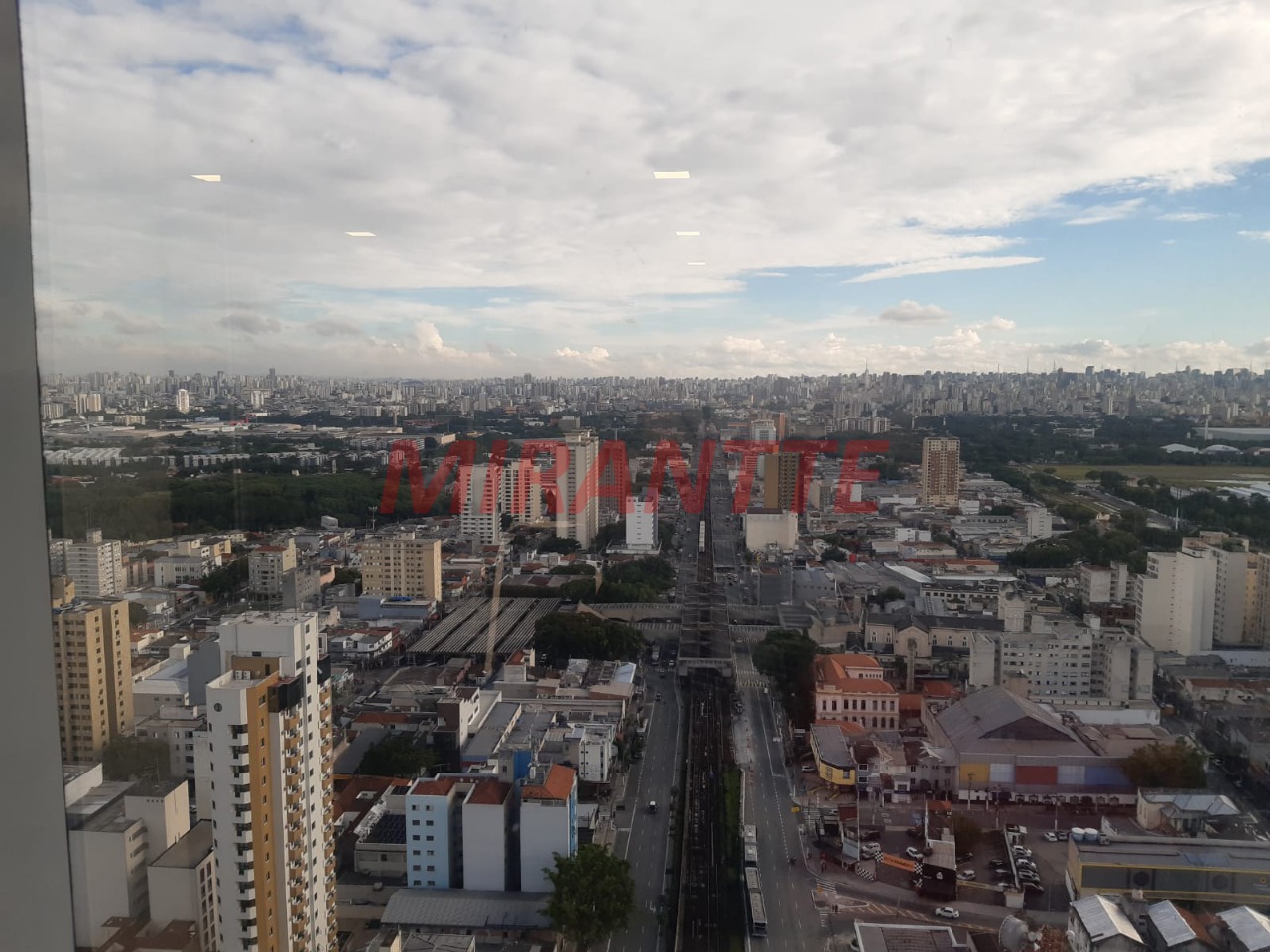 Conjunto comercial de 204m² em Santana