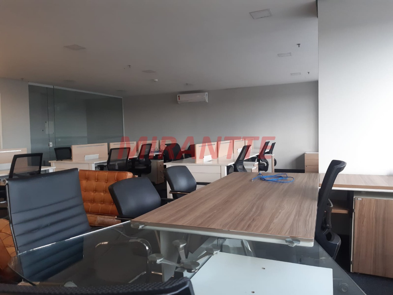Conjunto comercial de 204m² em Santana