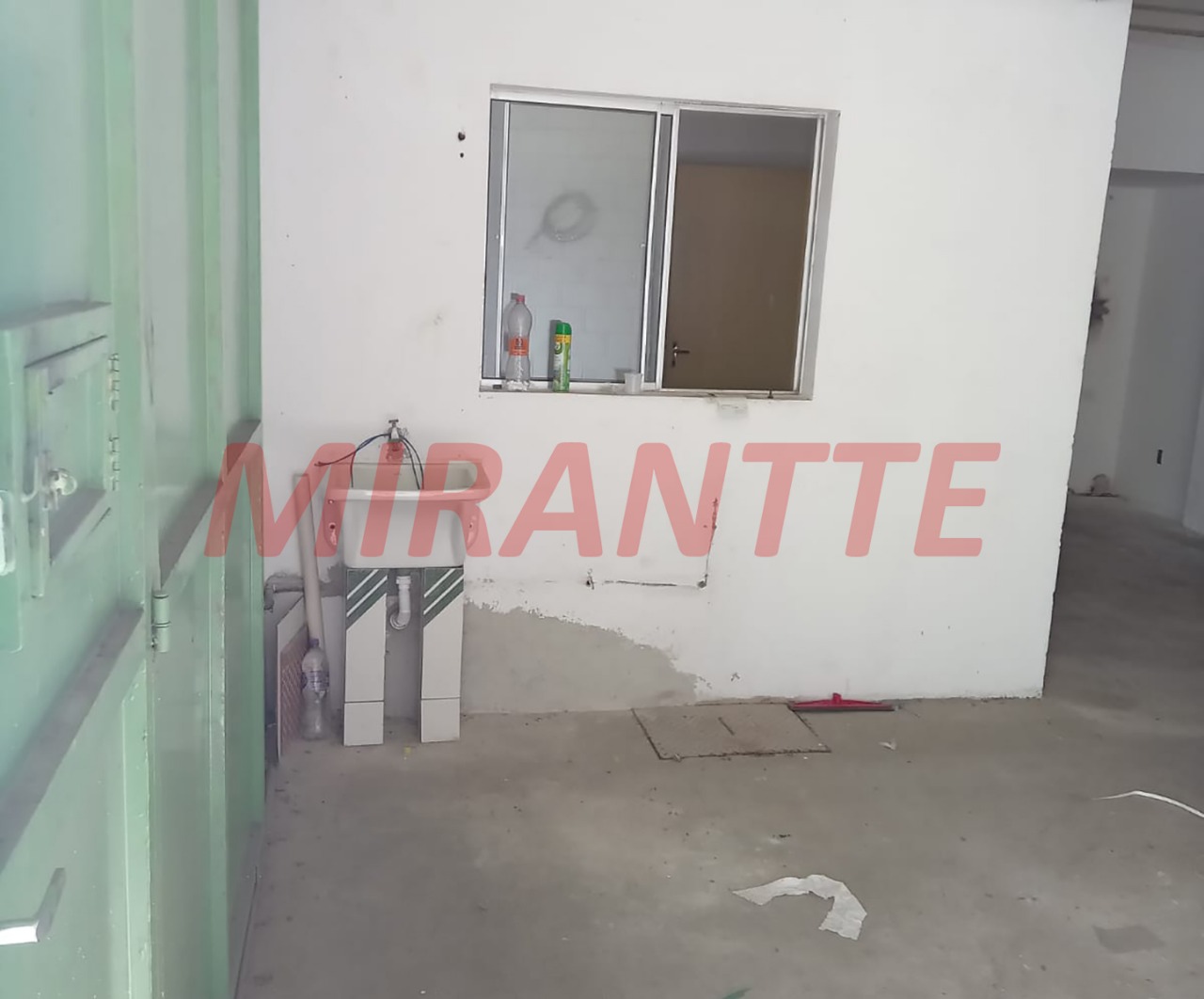 Comercial de 420m² em Parque Peruche