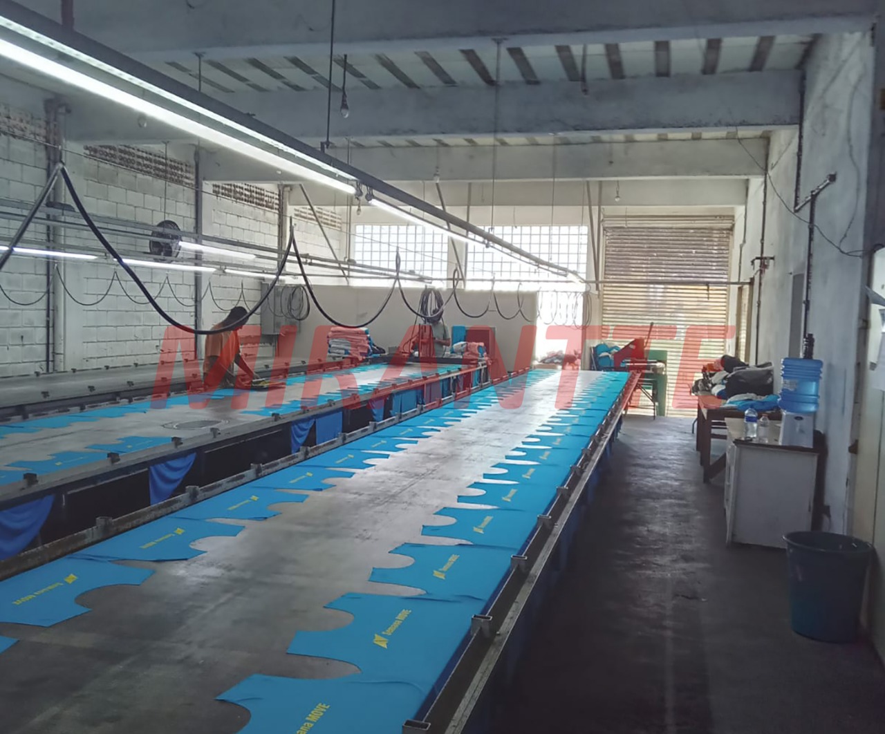 Comercial de 420m² em Parque Peruche