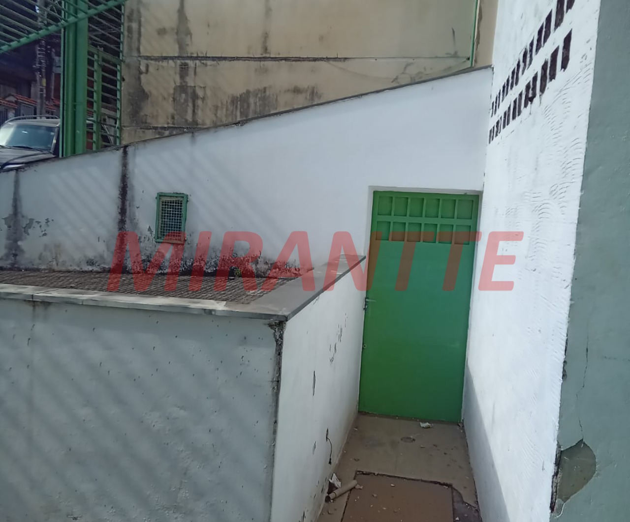Comercial de 420m² em Parque Peruche