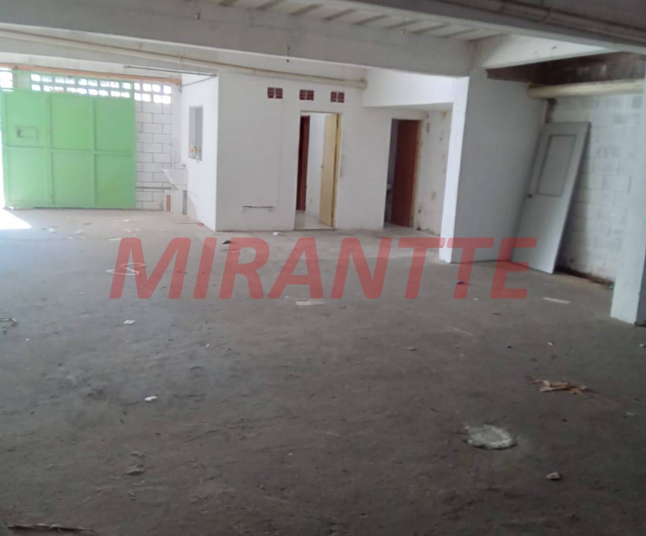 Comercial de 420m² em Parque Peruche