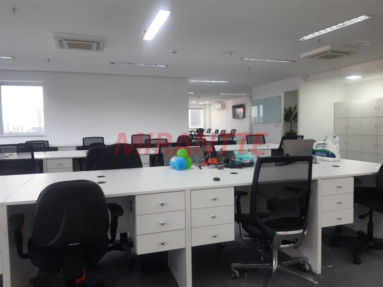 Conjunto comercial de 150m² em Vila Gustavo