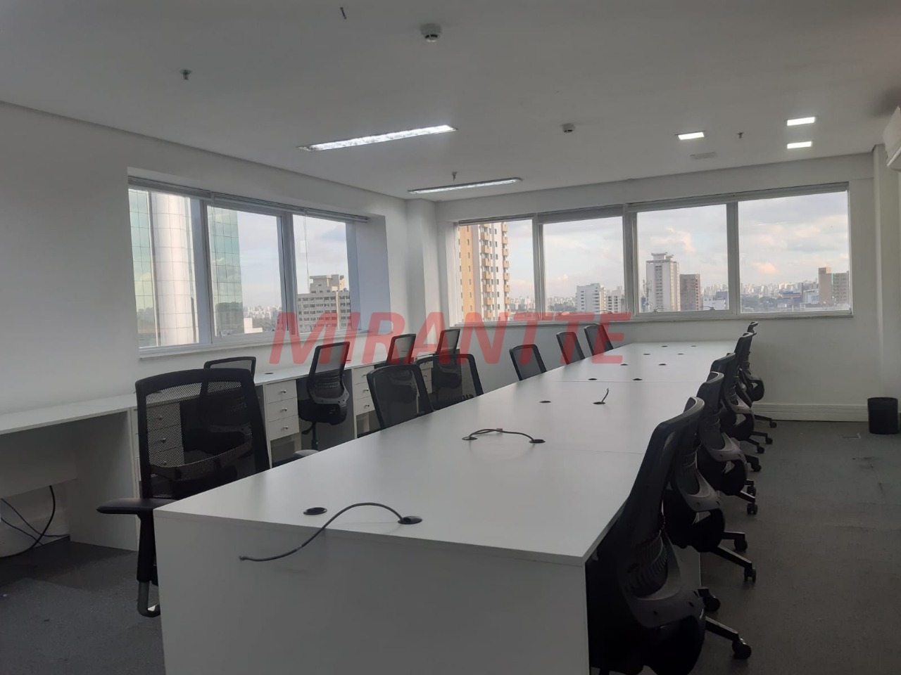 Conjunto comercial de 150m² em Vila Gustavo