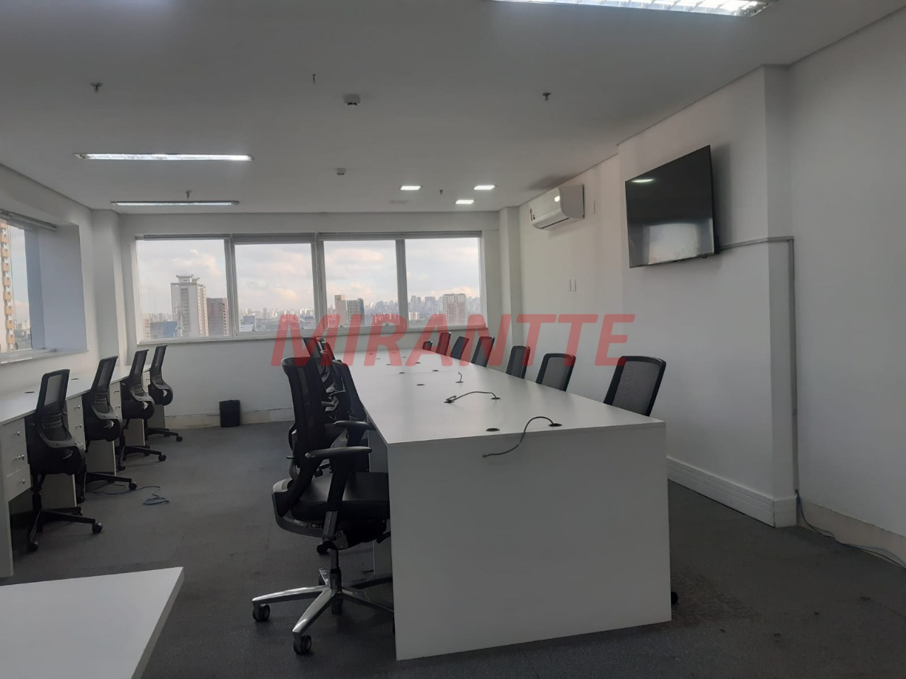 Conjunto comercial de 150m² em Vila Gustavo