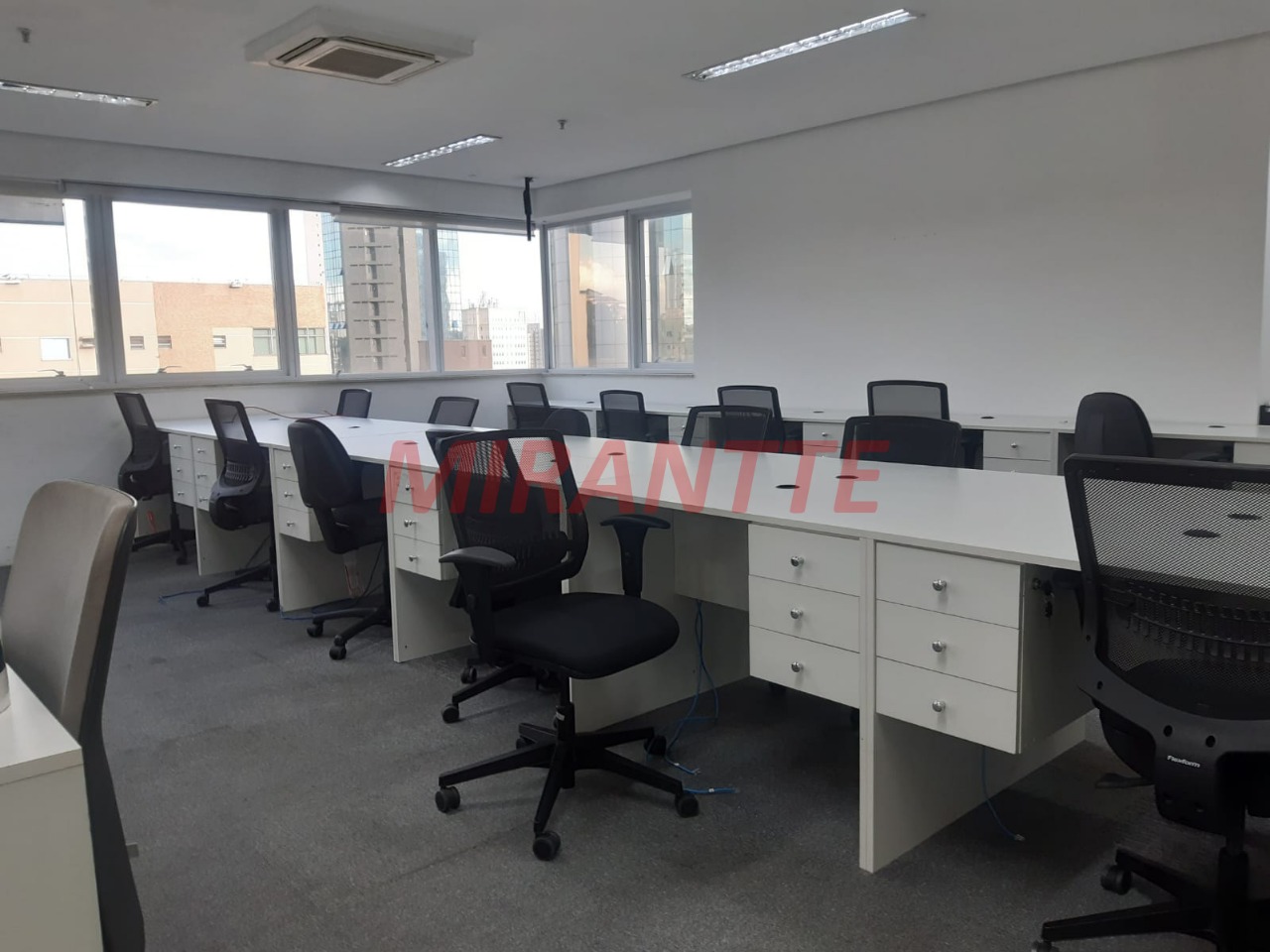 Conjunto comercial de 150m² em Vila Gustavo