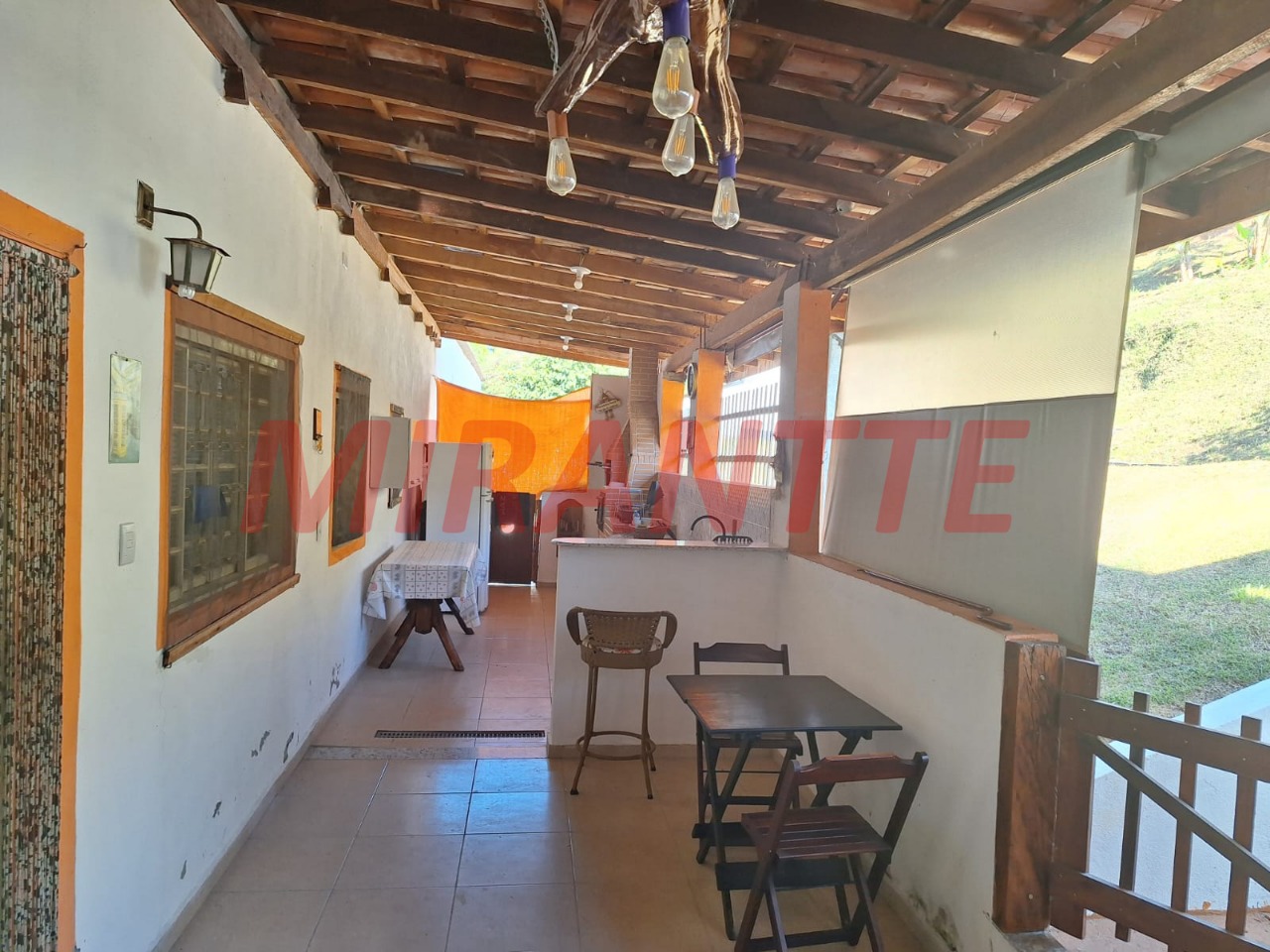 Cond. fechado de 500m² com 3 quartos em Tamanduá