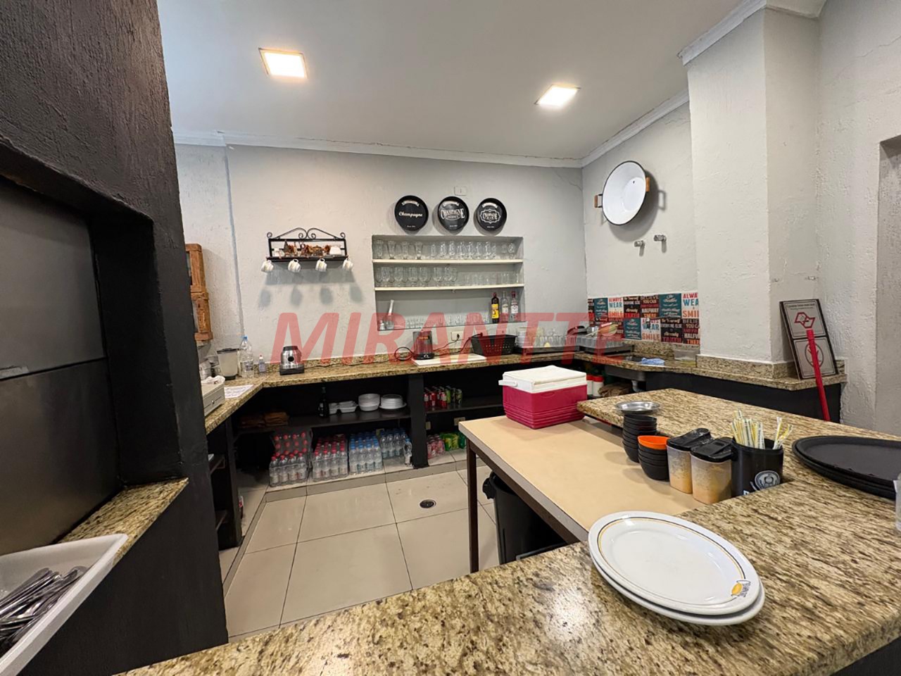 Comercial de 285m² em Santana
