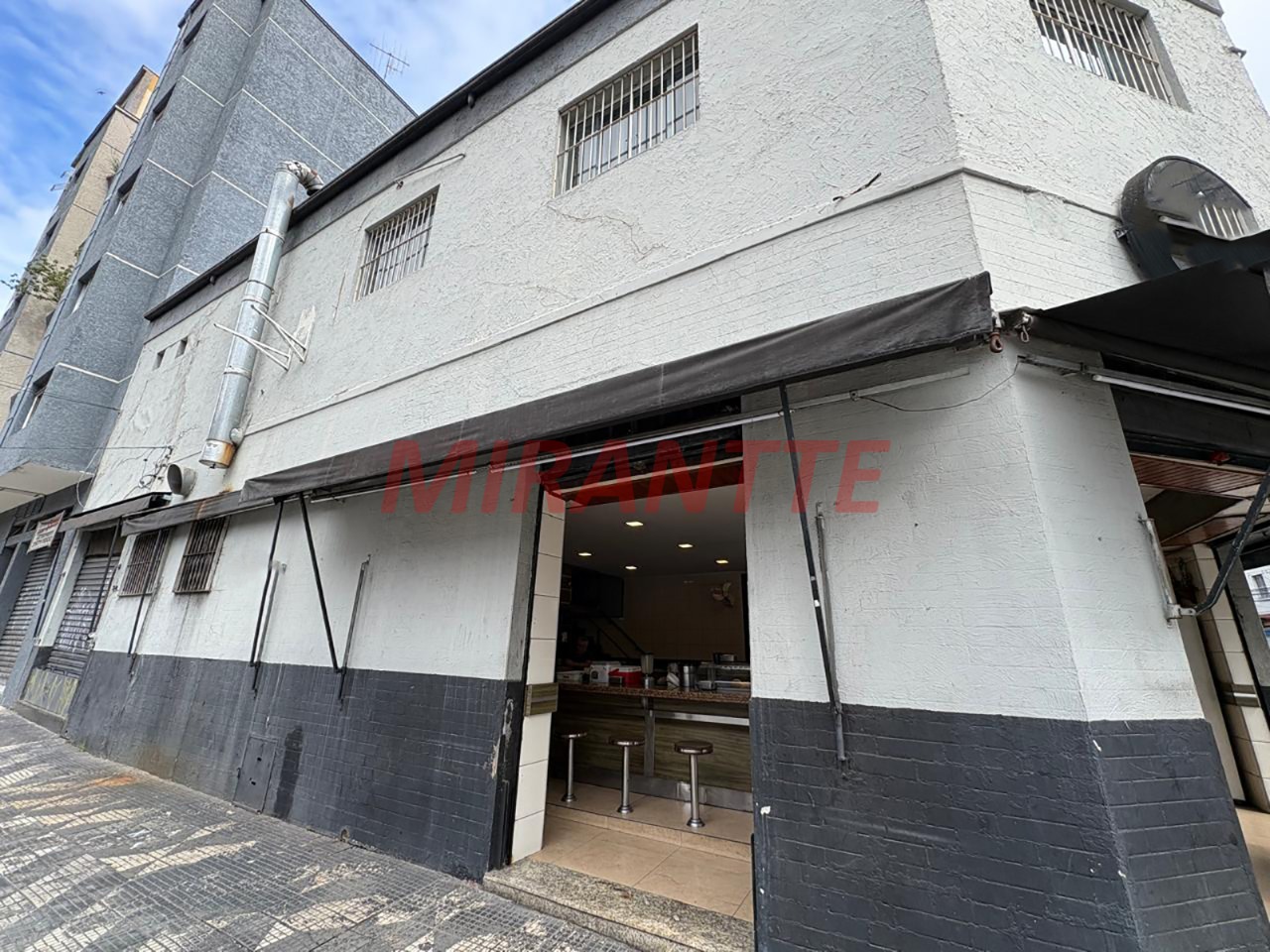 Comercial de 285m² em Santana