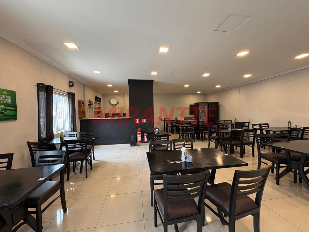 Comercial de 285m² em Santana