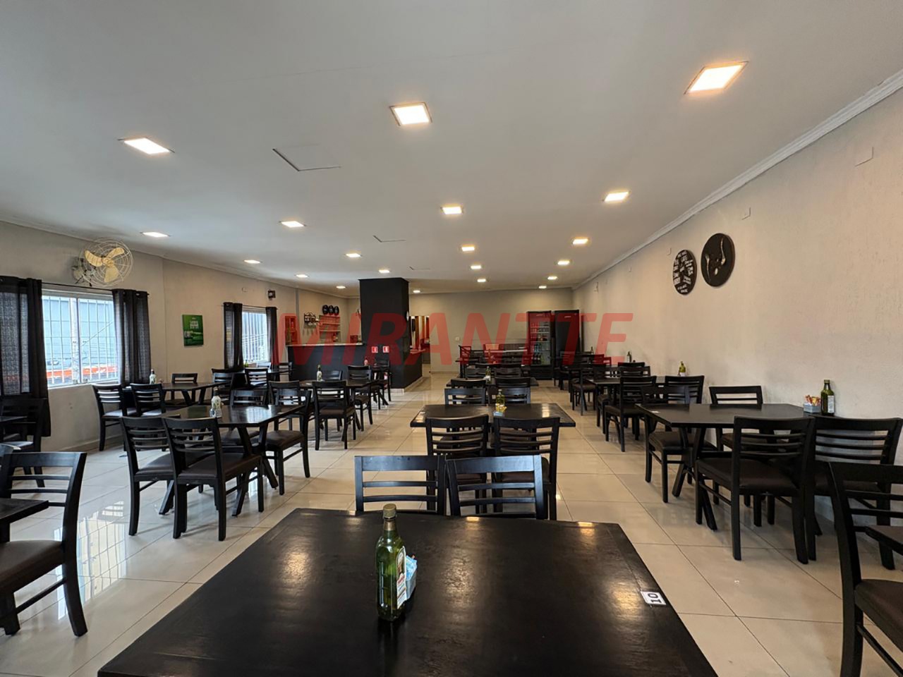 Comercial de 285m² em Santana