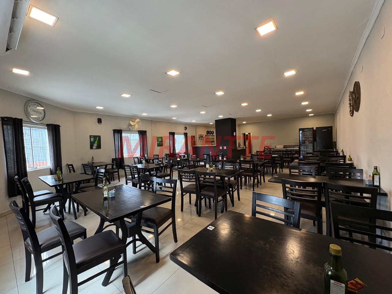 Comercial de 285m² em Santana
