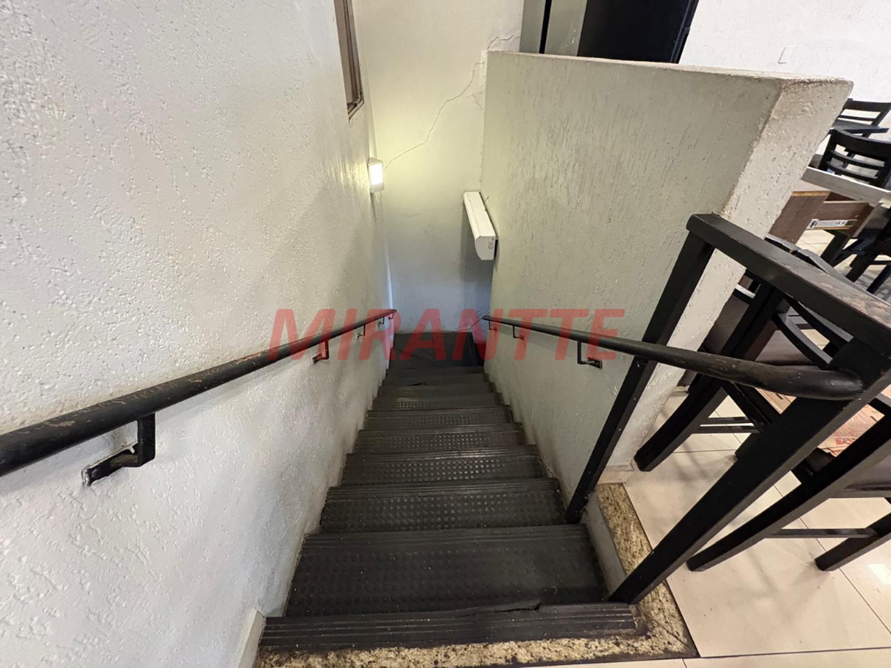 Comercial de 285m² em Santana