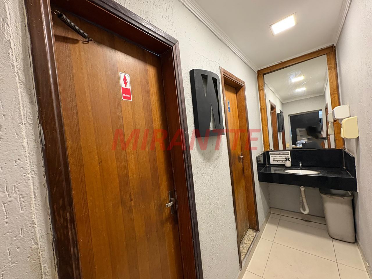 Comercial de 285m² em Santana