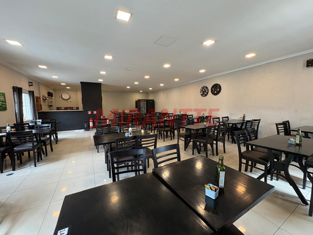 Comercial de 285m² em Santana