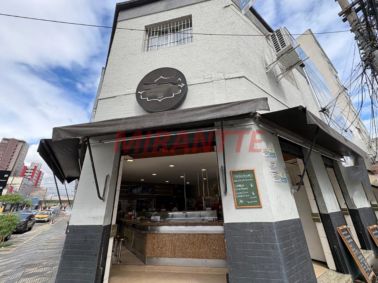 Comercial de 285m² em Santana