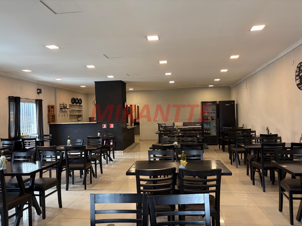 Comercial de 285m² em Santana
