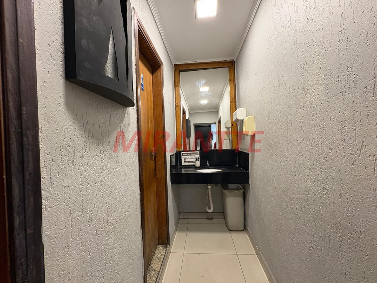 Comercial de 285m² em Santana