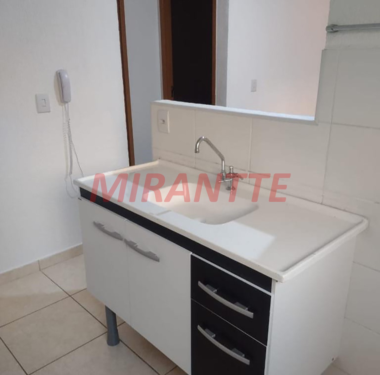 Apartamento de 43m² com 2 quartos em Água Chata