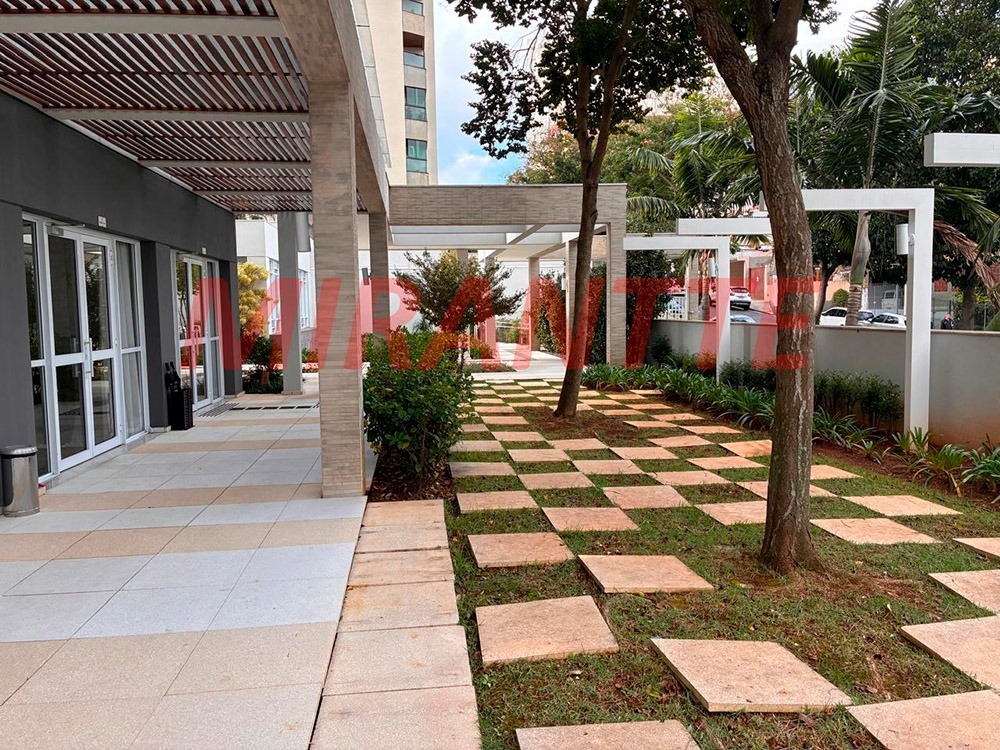 Apartamento de 71m² com 2 quartos em Santa Teresinha