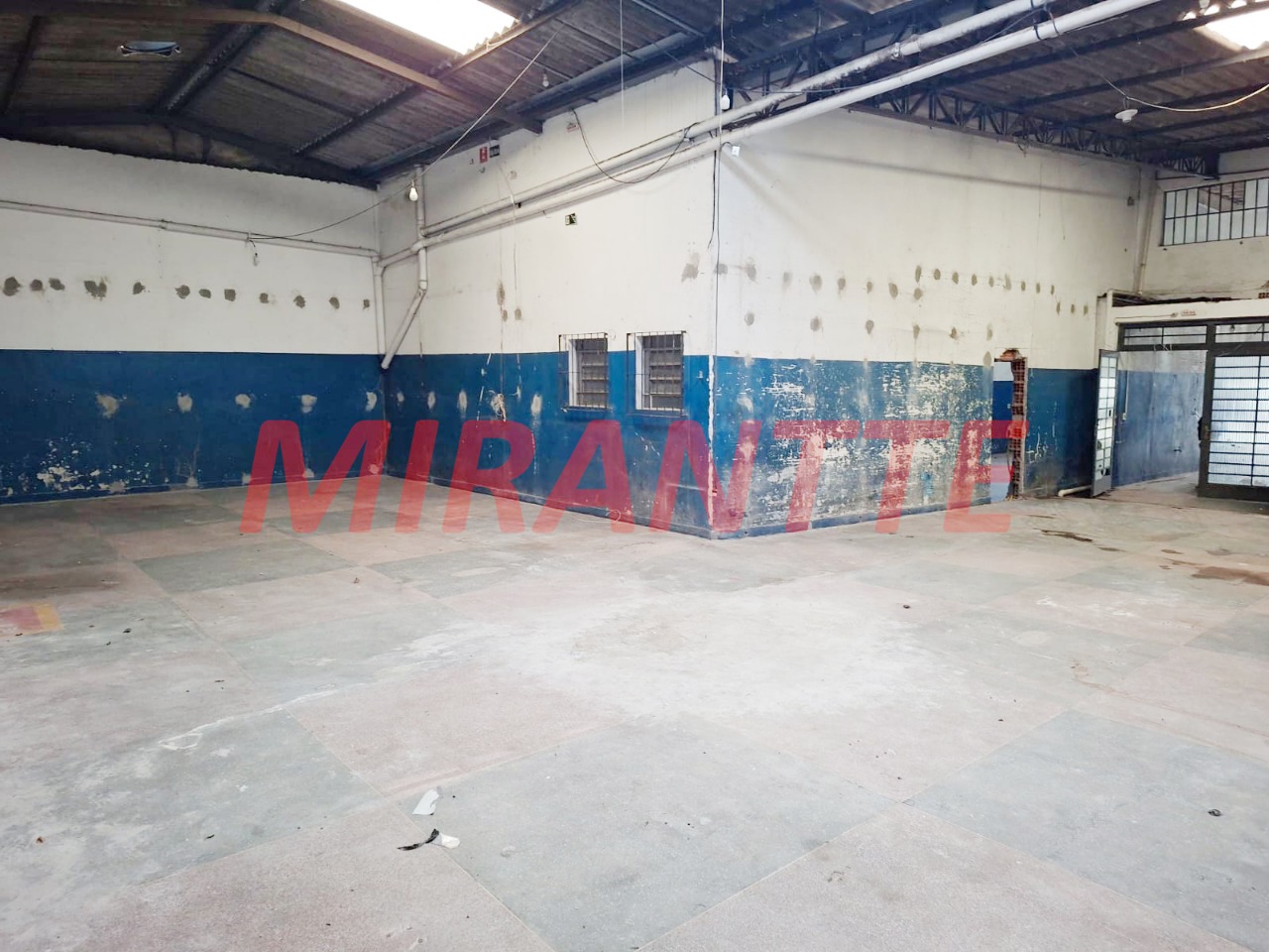 Galpao de 815m² em Vila Bandeirantes