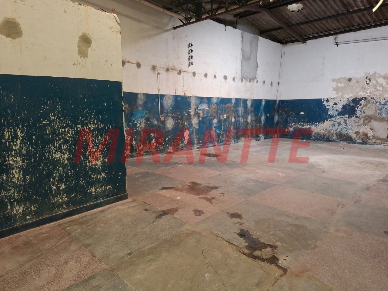 Galpao de 815m² em Vila Bandeirantes