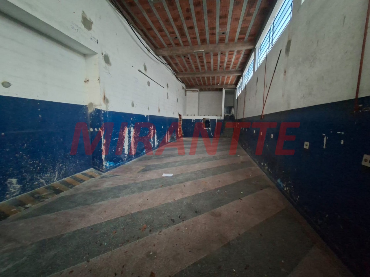Galpao de 815m² em Vila Bandeirantes