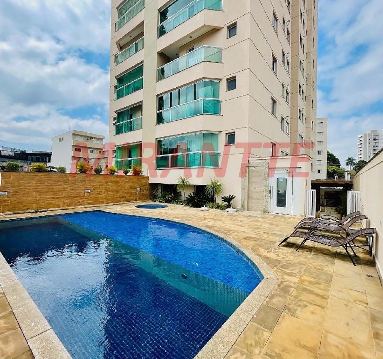 Apartamento de 76.5m² com 3 quartos em Vila Galvão