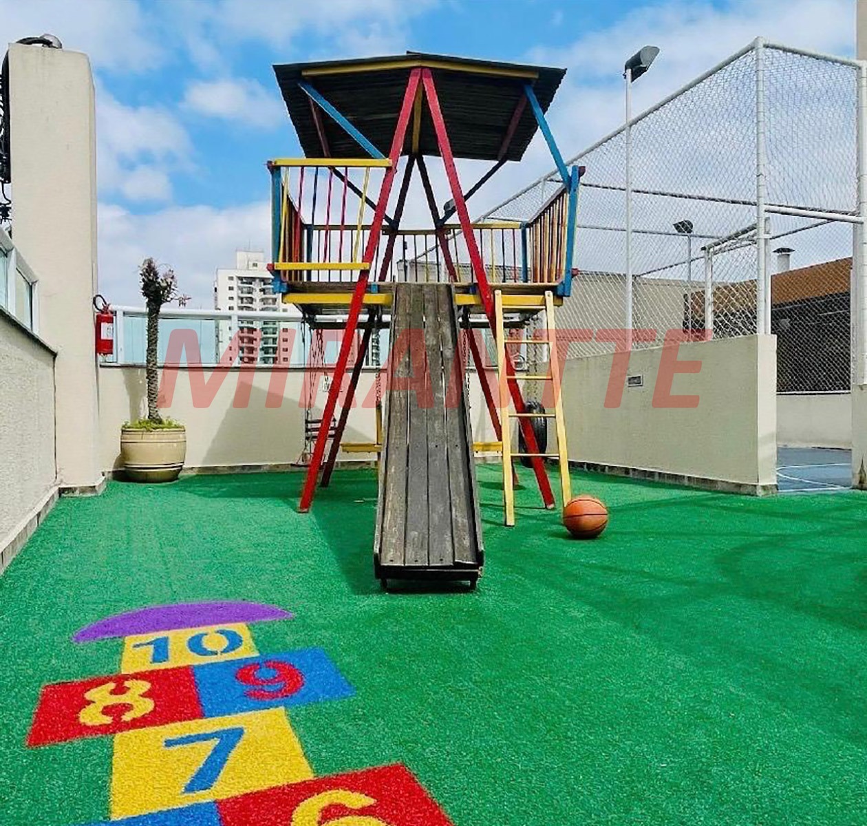 Apartamento de 76.5m² com 3 quartos em Vila Galvão