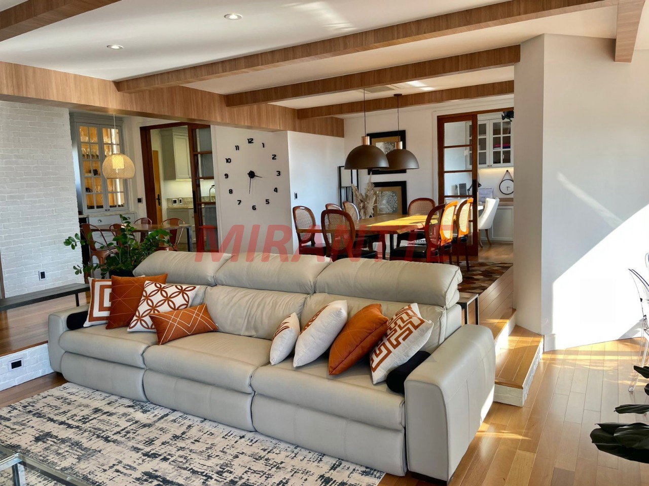 Apartamento de 280m² com 4 quartos em Água Fria