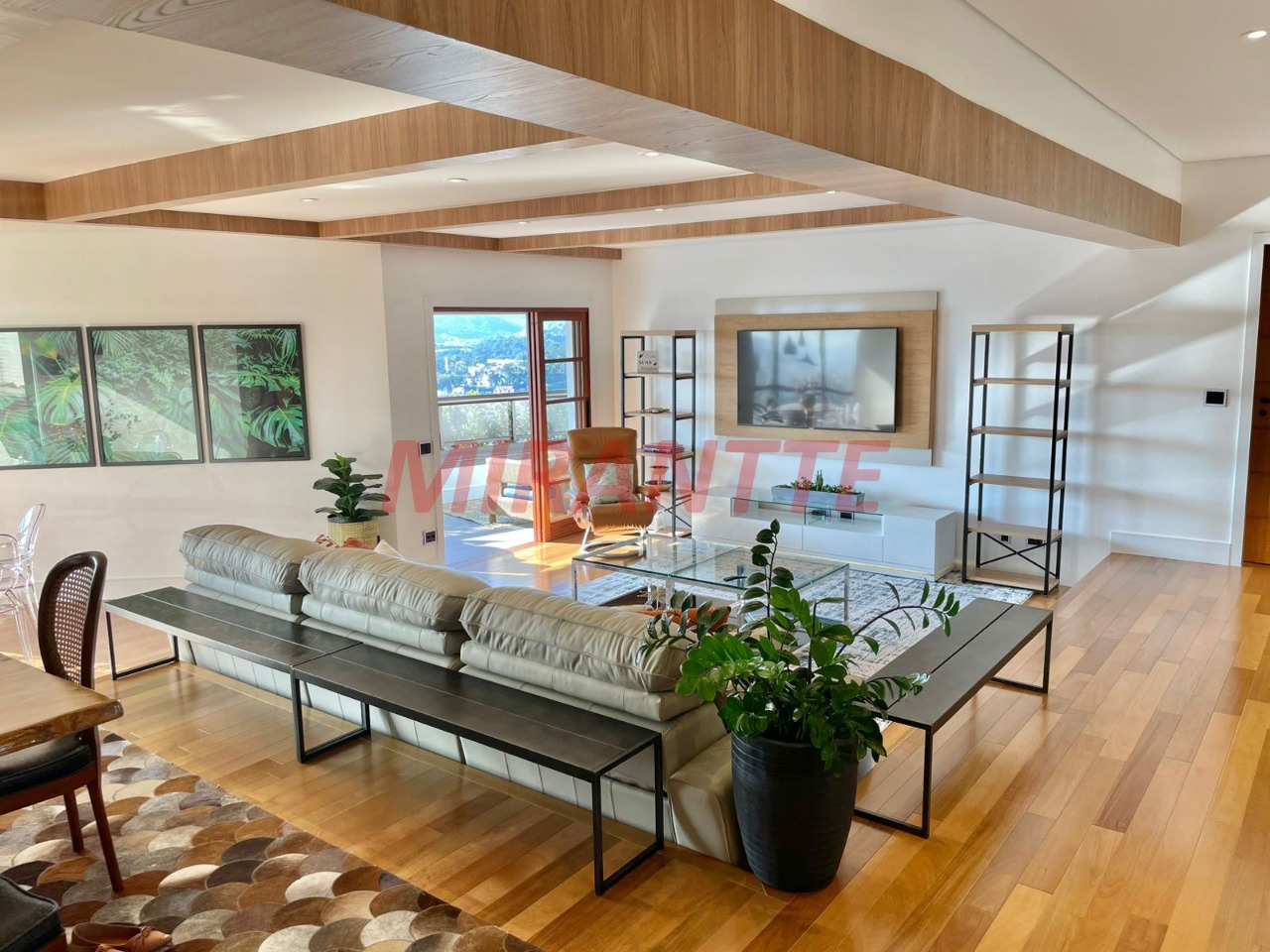Apartamento de 280m² com 4 quartos em Água Fria