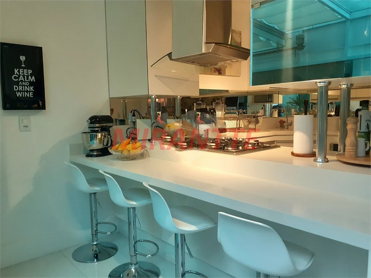 Cond. fechado de 249m² com 3 quartos em Jardim Virginia Bianca