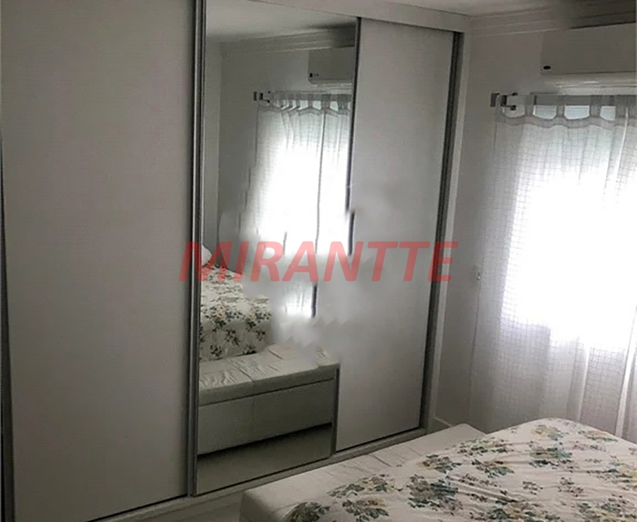 Cond. fechado de 249m² com 3 quartos em Jardim Virginia Bianca